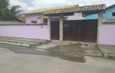 Imagem: A casa possui 2 Dormitórios, 2 Banheiros e 3 Vagas na garagem