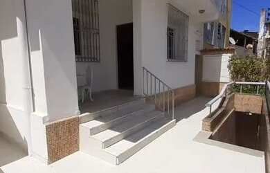 Imagem: A casa possui 3 Dormitórios, 3 Banheiros, 200m² de Área e