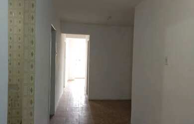 Imagem: O apartamento possui 3 Dormitórios, 1 Banheiro e 67m² de Área