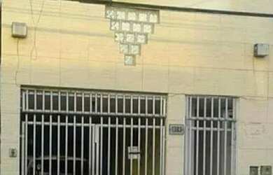 Imagem: A casa possui 3 Dormitórios, 1 Banheiro, 1 Vaga na garagem