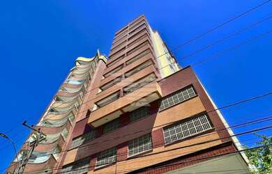 Imagem: O apartamento possui 3 Dormitórios, 1 Banheiro, 1 Vaga na garagem