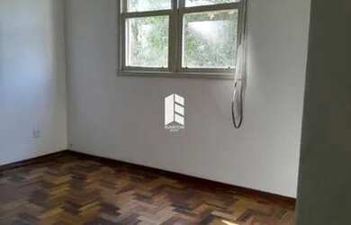 Imagem: O apartamento possui 1 Dormitório, 1 Banheiro, 1 Vaga na garagem