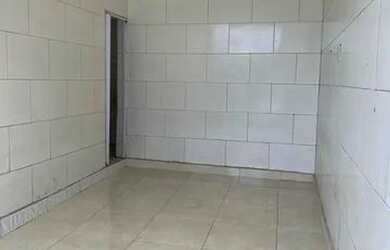 Imagem: A casa possui 3 Dormitórios, 3 Banheiros e 1 Vaga na garagem