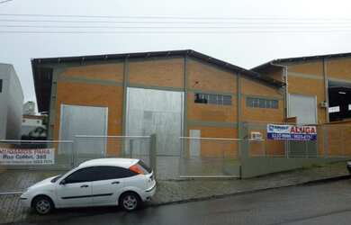 Imagem: O depósito possui 715m² de Área e está localizado em Salto