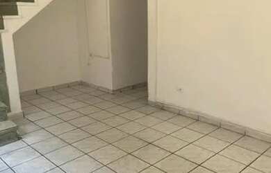 Imagem: A casa possui 2 Dormitórios, 1 Banheiro e está localizado