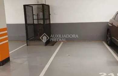 Imagem: O depósito possui 1 Vaga na garagem, 11m² de Área e está