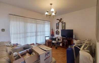 Imagem: A casa possui 3 Dormitórios, 2 Banheiros, 3 Vagas na garagem