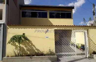 Imagem: A casa possui 3 Dormitórios, 3 Banheiros, 2 Vagas na garagem