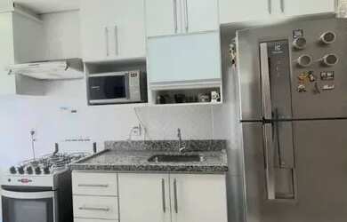 Imagem: O apartamento possui 2 Dormitórios, 1 Banheiro, 1 Vaga na garagem