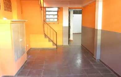 Imagem: A casa possui 3 Dormitórios, 2 Banheiros, 1 Vaga na garagem