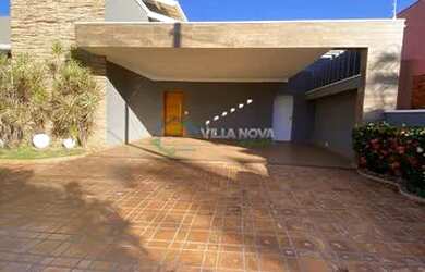 Imagem: A casa em condomínio possui 4 Dormitórios, 4 Banheiros, 4