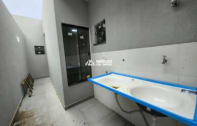 Imagem 8: Vendo casa com 2 quartos sendo 1 suíte, com vaga de garagem na Avenida principal