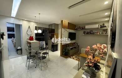 Imagem: O apartamento possui 2 Dormitórios, 2 Banheiros, 2 Vagas na