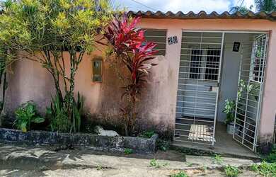 Imagem: A casa possui 2 Dormitórios, 1 Banheiro e está localizado