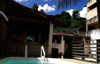 Imagem 2: Casarão com piscina. Piscina, Churrasqueira, VarandaeÁrea de serviço