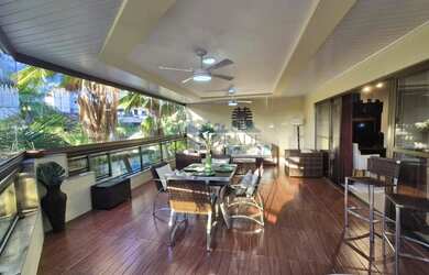 Imagem: O apartamento possui 3 Dormitórios, 5 Banheiros, 2 Vagas na