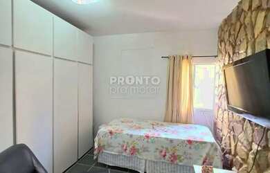 Imagem: A casa possui 4 Dormitórios, 1 Banheiro, 2 Vagas na garagem