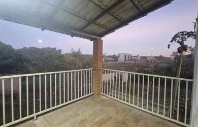 Imagem: A casa em condomínio possui 2 Dormitórios, 2 Banheiros, 1.000m²