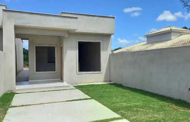 Imagem: A casa possui 2 Dormitórios, 1 Banheiro, 2 Vagas na garagem