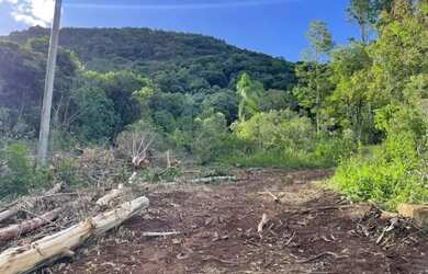 Imagem: O terreno possui 32.000m² de Área e está localizado em Canela