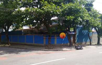 Imagem: A casa em condomínio possui 5 Dormitórios, 1 Banheiro, 2 Vagas