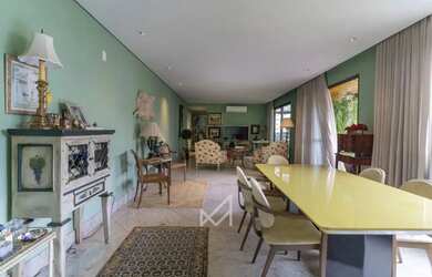 Imagem: O apartamento possui 4 Dormitórios, 4 Banheiros, 3 Vagas na