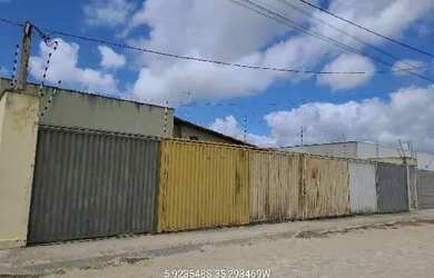 Imagem: A casa possui 2 Dormitórios, 1 Banheiro, 1 Vaga na garagem