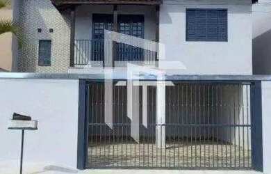 Imagem: A casa em condomínio possui 3 Dormitórios, 2 Banheiros, 4