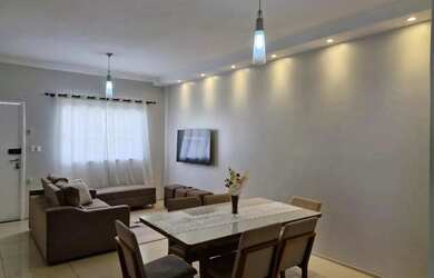 Imagem: A casa em condomínio possui 3 Dormitórios, 2 Banheiros, 2