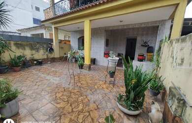 Imagem: A casa possui 1 Dormitório, 1 Banheiro, 120m² de Área e