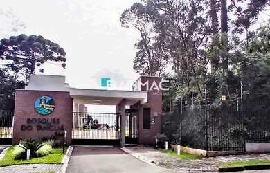 Imagem: A casa possui 3 Dormitórios, 4 Banheiros, 2 Vagas na garagem