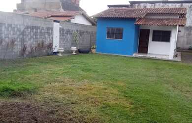 Imagem: A casa possui 2 Dormitórios, 1 Banheiro, 5 Vagas na garagem