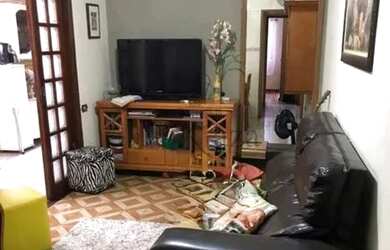 Imagem: A casa possui 2 Dormitórios, 1 Banheiro, 1 Vaga na garagem