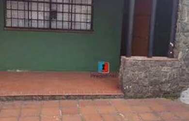 Imagem: A casa possui 3 Dormitórios, 2 Banheiros, 3 Vagas na garagem