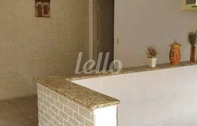 Imagem: A casa possui 1 Dormitório, 1 Banheiro, 1 Vaga na garagem