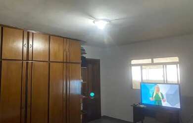 Imagem 12: Casa 2/4 com galpão. Churrasqueira, Varanda, 360m² de Áreae5 Vagas...