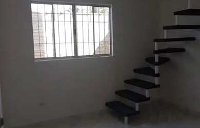 Imagem: A casa possui 2 Dormitórios, 1 Banheiro, Imóvel novo e está