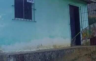 Imagem: A casa possui 2 Dormitórios, 1 Banheiro e está localizado