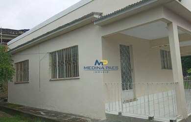 Imagem: A casa possui 2 Dormitórios, 1 Banheiro, 4 Vagas na garagem