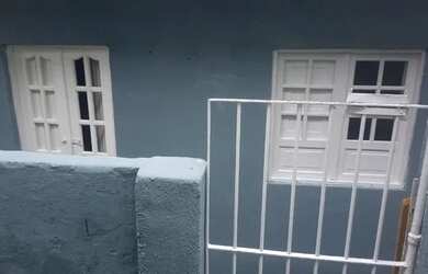 Imagem: A casa possui 2 Dormitórios, 1 Banheiro e está localizado