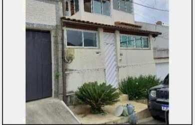 Imagem: A casa em condomínio possui 3 Dormitórios, 2 Banheiros, 239m²