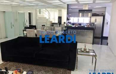 Imagem: O apartamento na cobertura possui 4 Dormitórios, 5 Banheiros