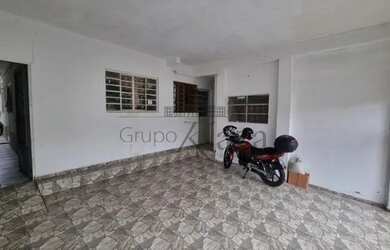 Imagem: A casa à venda possui 5 Dormitórios, 5 Banheiros, 3 Vagas