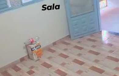 Imagem: A casa possui 2 Dormitórios, 1 Banheiro, 1 Vaga na garagem