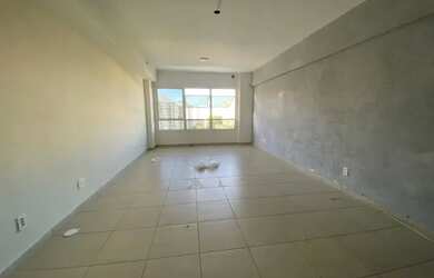 Imagem: O depósito possui 1 Vaga na garagem e 35m² de Área e está