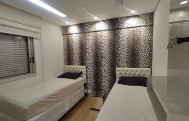 Imagem: O apartamento possui 2 Dormitórios, 1 Banheiro, 2 Vagas na