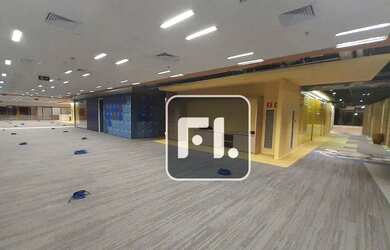 Imagem: O depósito possui 5 Vagas na garagem, 1.602m² de Área e