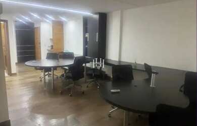 Imagem: O studio possui 1 Dormitório, 2 Banheiros, 3 Vagas na garagem