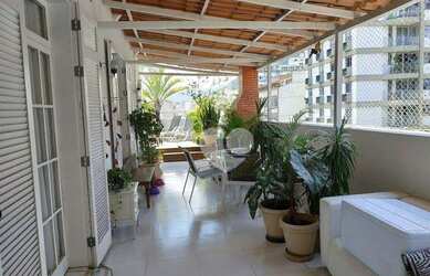 Imagem: O apartamento na cobertura possui 3 Dormitórios, 2 Banheiros