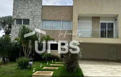 Imagem: A casa possui 5 Dormitórios, 5 Banheiros, 5 Vagas na garagem